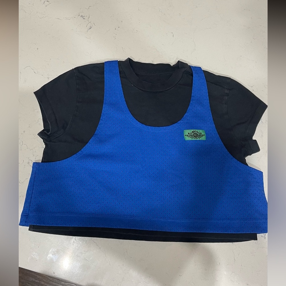 Air Jordan cropped shirt